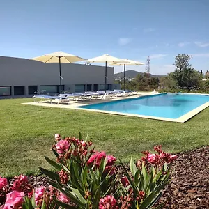 Sunny Hill Apartahotel